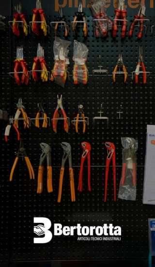 Visual Bertorotta forniture attrezzature officine meccaniche elettrauto gommisti carrozzieri strumenti da lavoro abbligliamento professionale